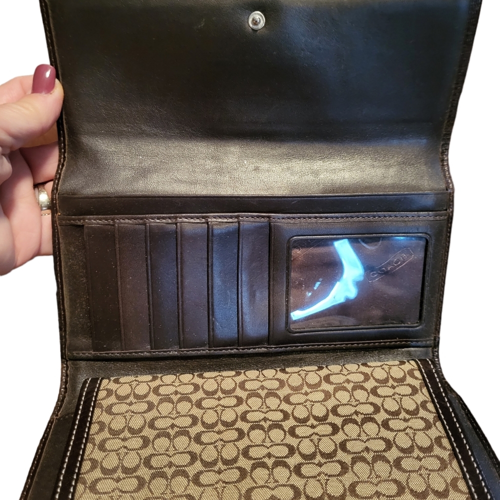 Coach Wallet...Authentic..Mint Condition - image 3